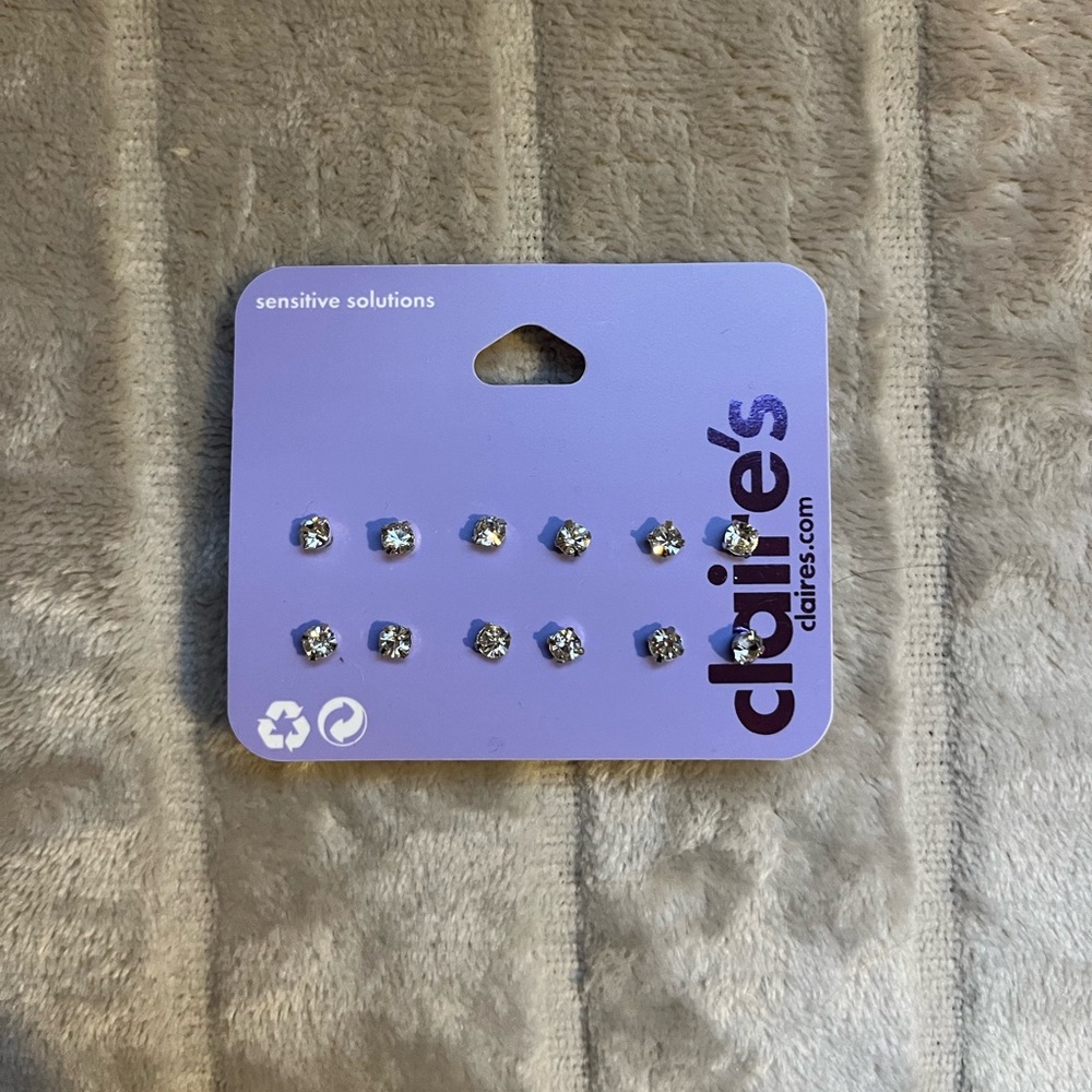 Claire’s faux diamond earring set